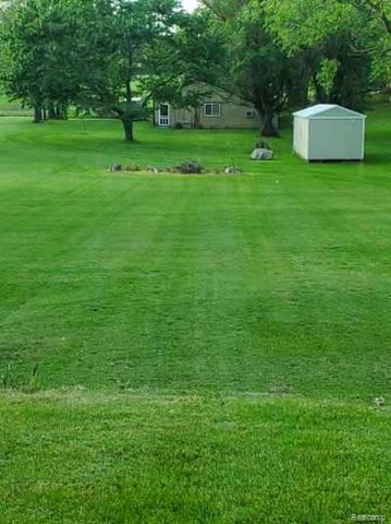 18820 Dexter Trail, Gregory, MI 48137