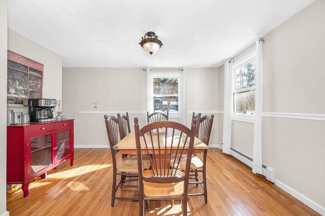 14 Londonderry Road, Windham, NH 03087