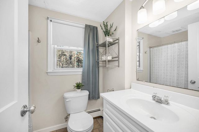 14 Londonderry Road, Windham, NH 03087