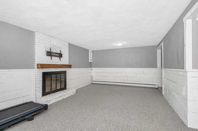 14 Londonderry Road, Windham, NH 03087