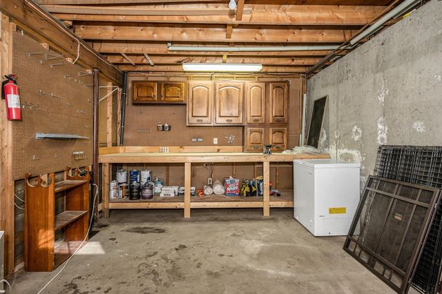 14 Londonderry Road, Windham, NH 03087