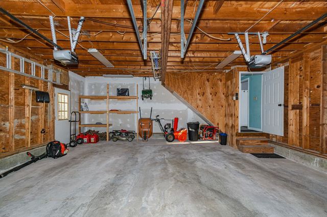 14 Londonderry Road, Windham, NH 03087