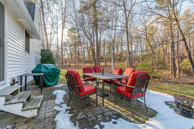 14 Londonderry Road, Windham, NH 03087