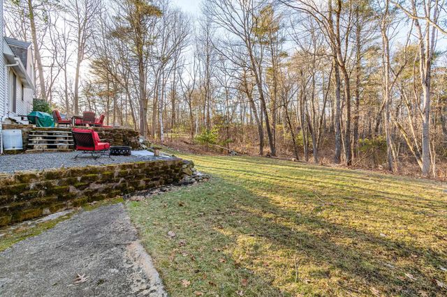 14 Londonderry Road, Windham, NH 03087