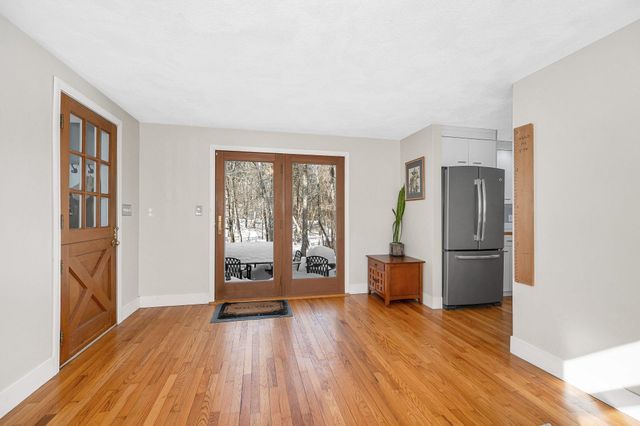 14 Londonderry Road, Windham, NH 03087