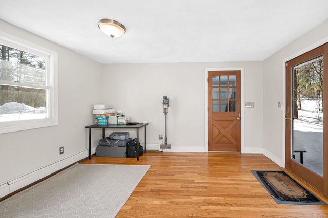 14 Londonderry Road, Windham, NH 03087