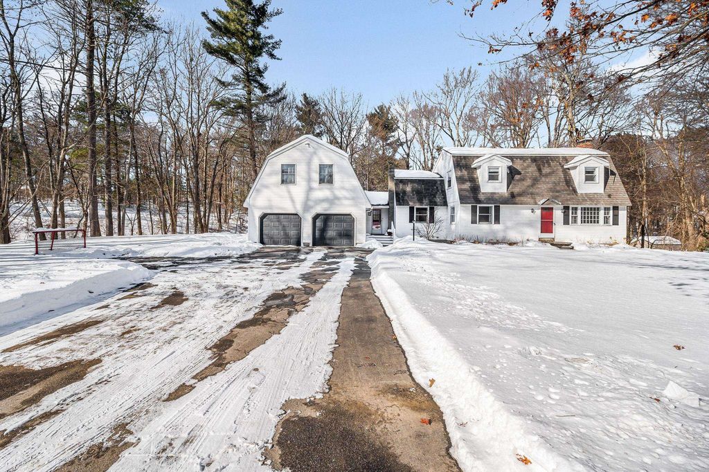 14 Londonderry Road, Windham, NH 03087