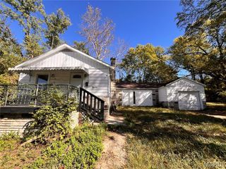 10124 Baron Dr., St Louis, MO 63136