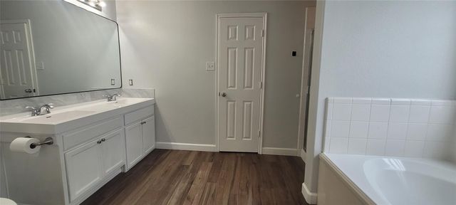 4211 Landshire Bend Drive, Houston, TX 77048