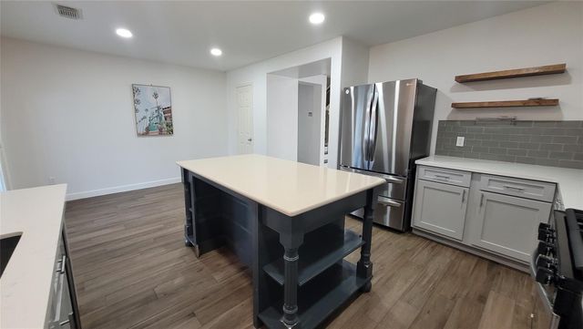 4211 Landshire Bend Drive, Houston, TX 77048