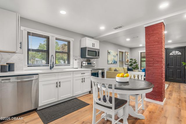 511 W Bartlett Street, Deland, FL 32720