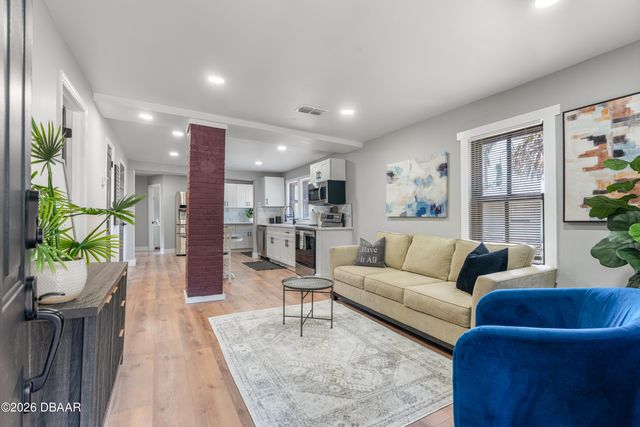 511 W Bartlett Street, Deland, FL 32720