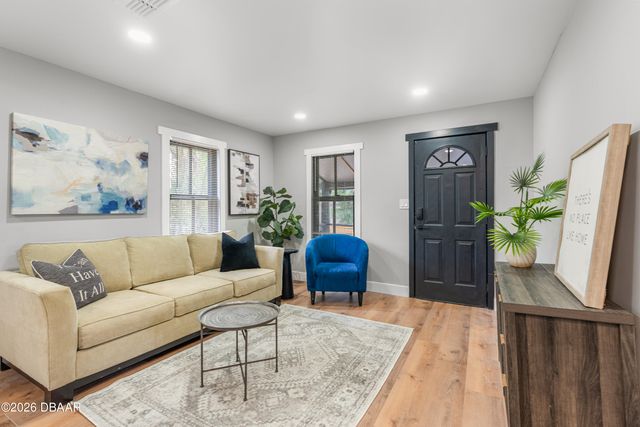511 W Bartlett Street, Deland, FL 32720