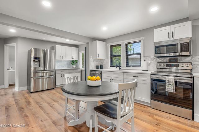 511 W Bartlett Street, Deland, FL 32720