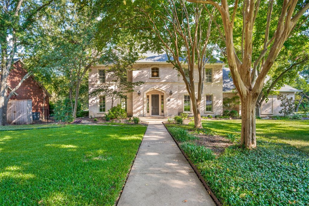 1842 Plum Creek Drive, Midlothian, TX 76065