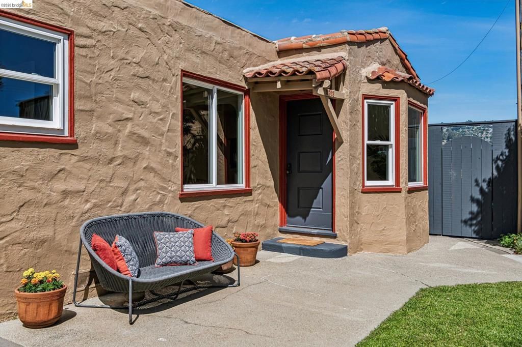 Image 12 of property listing at 5705 Panama Ave, Richmond, CA 94804