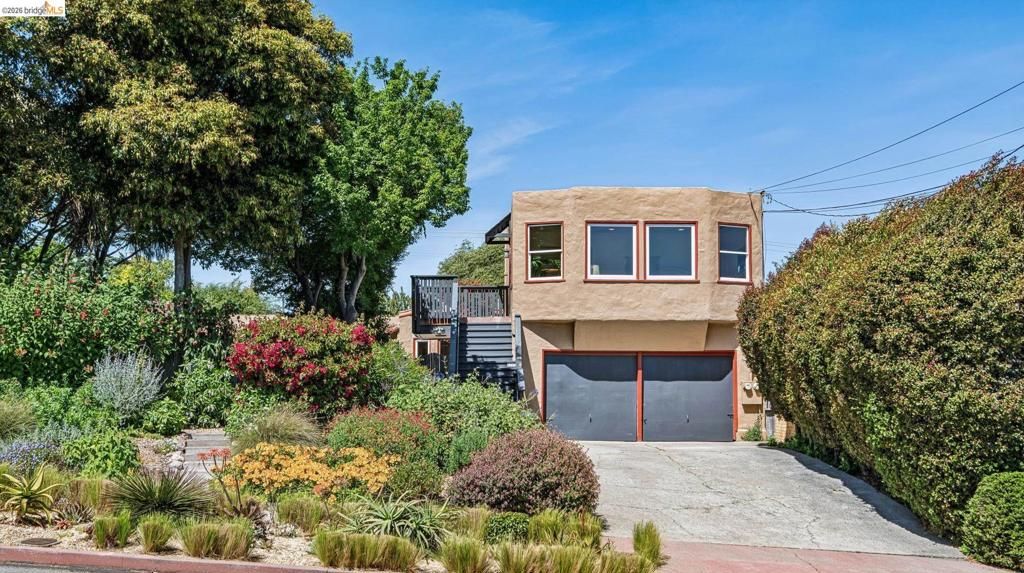 Image 2 of property listing at 5705 Panama Ave, Richmond, CA 94804