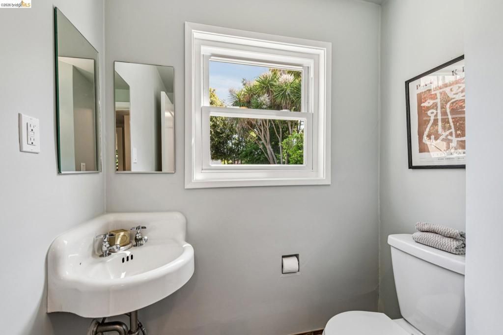 Image 38 of property listing at 5705 Panama Ave, Richmond, CA 94804