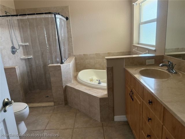 617 Star Fruit Avenue, Lake Placid, FL 33852
