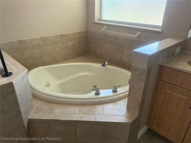 617 Star Fruit Avenue, Lake Placid, FL 33852