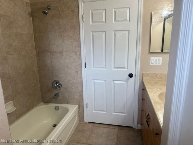 617 Star Fruit Avenue, Lake Placid, FL 33852