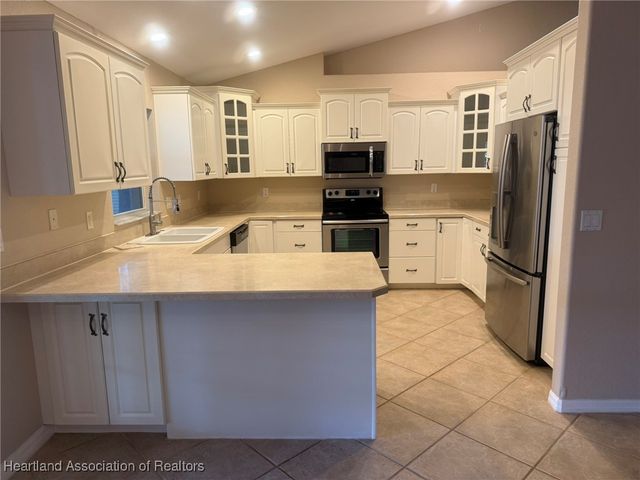 617 Star Fruit Avenue, Lake Placid, FL 33852