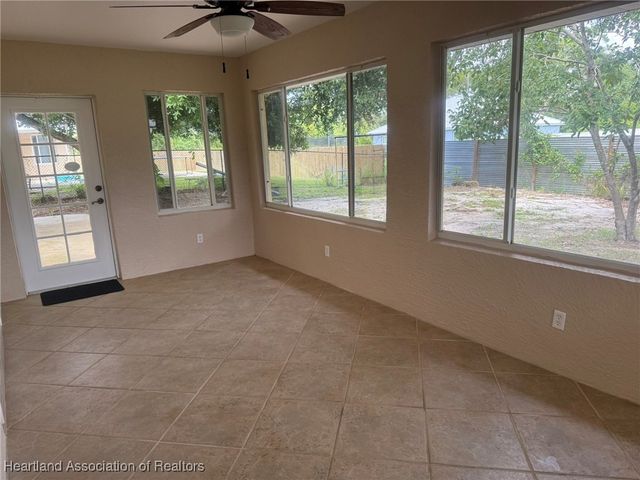 617 Star Fruit Avenue, Lake Placid, FL 33852