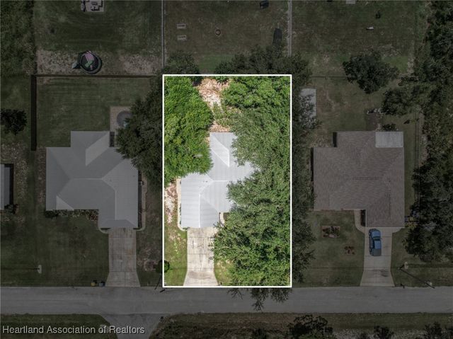 617 Star Fruit Avenue, Lake Placid, FL 33852