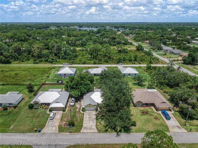 617 Star Fruit Avenue, Lake Placid, FL 33852