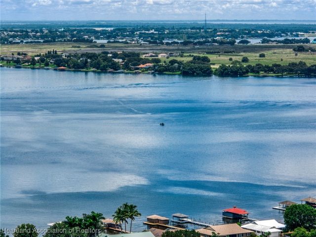 617 Star Fruit Avenue, Lake Placid, FL 33852