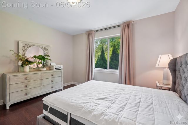 47566 Alpine Drive, Novi, MI 48374
