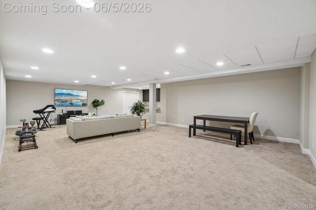 47566 Alpine Drive, Novi, MI 48374