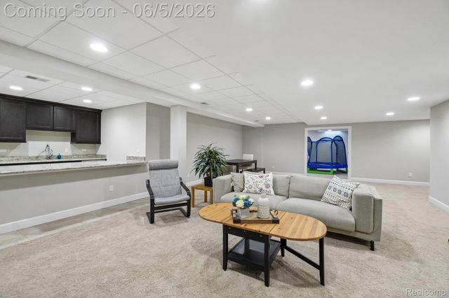 47566 Alpine Drive, Novi, MI 48374