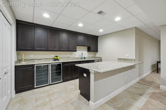 47566 Alpine Drive, Novi, MI 48374