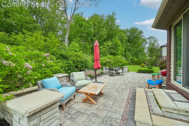 47566 Alpine Drive, Novi, MI 48374
