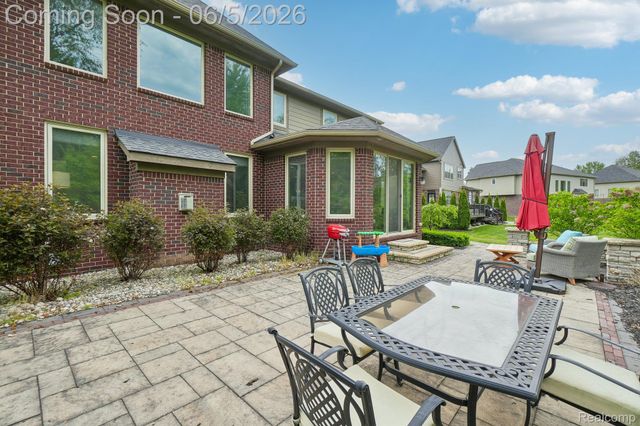 47566 Alpine Drive, Novi, MI 48374