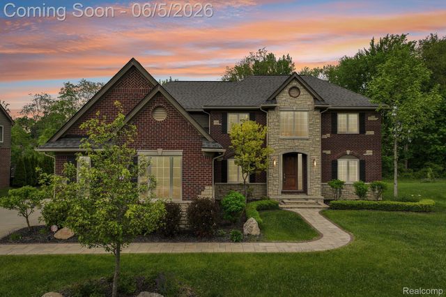 47566 Alpine Drive, Novi, MI 48374