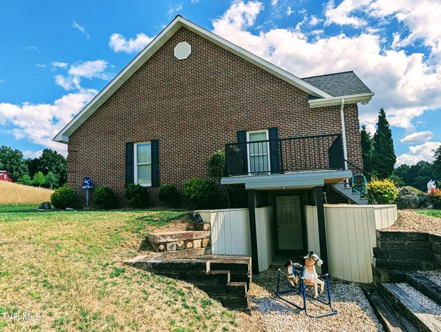 163 Dixie Road, Clintwood, VA 24228