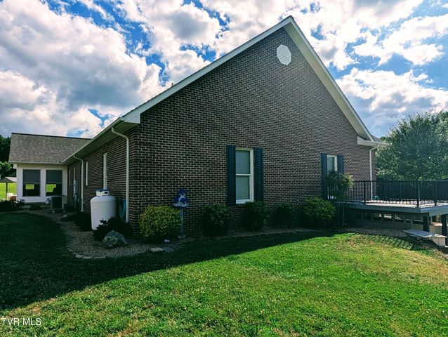163 Dixie Road, Clintwood, VA 24228