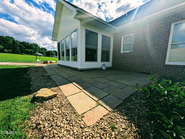 163 Dixie Road, Clintwood, VA 24228