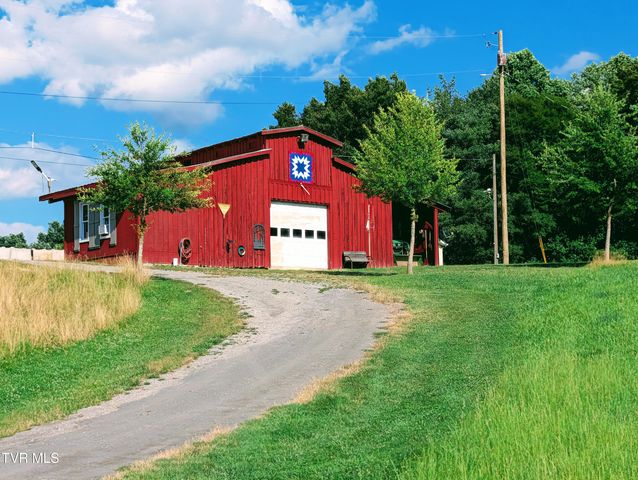 163 Dixie Road, Clintwood, VA 24228