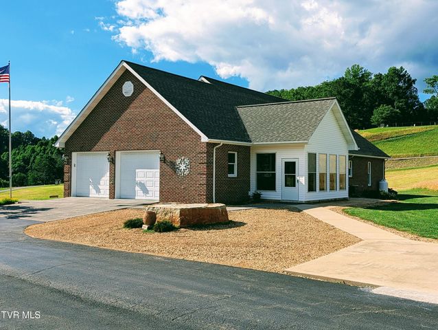 163 Dixie Road, Clintwood, VA 24228