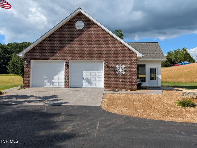 163 Dixie Road, Clintwood, VA 24228