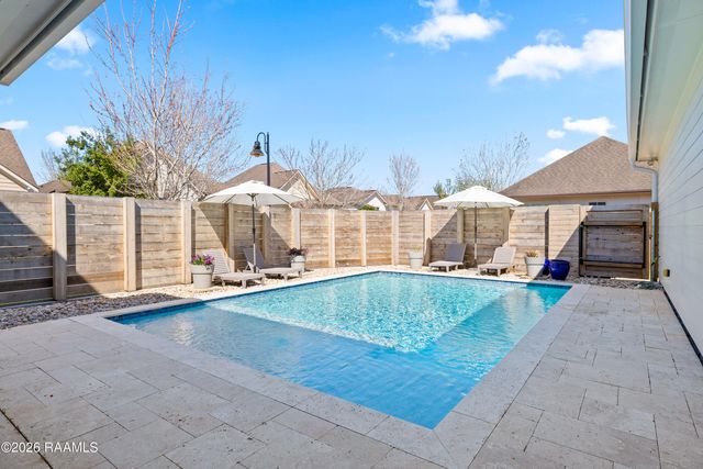 406 Annaberg Drive, Youngsville, LA 70592