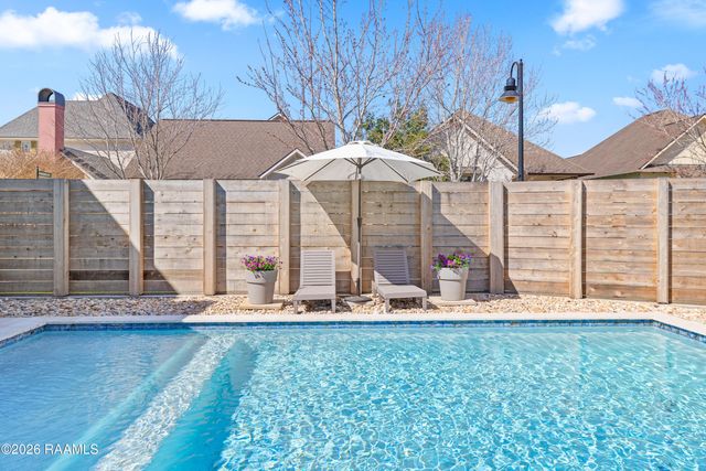 406 Annaberg Drive, Youngsville, LA 70592