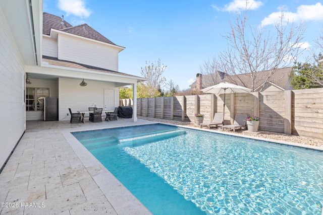 406 Annaberg Drive, Youngsville, LA 70592