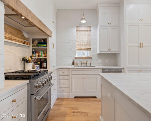 406 Annaberg Drive, Youngsville, LA 70592