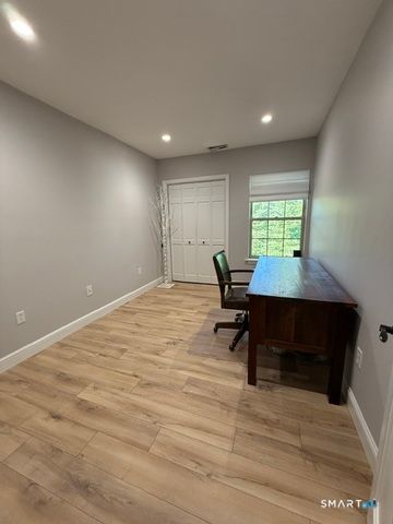 33 Langdon Court B203, Berlin, CT 06037