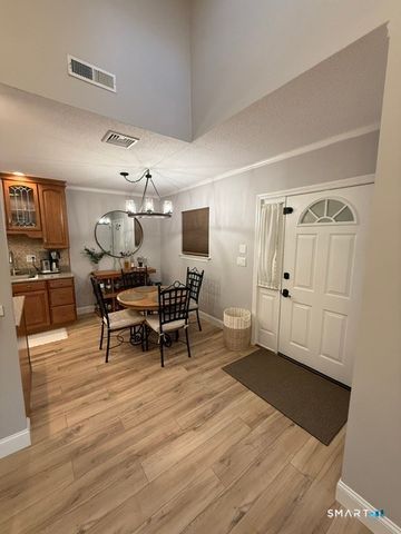 33 Langdon Court B203, Berlin, CT 06037