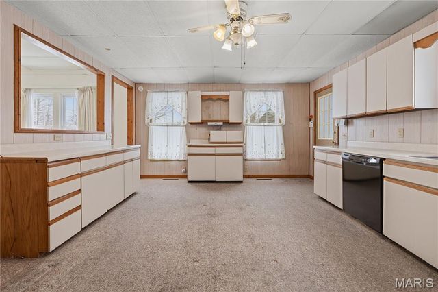 11086 Old Litchfield Trail, Litchfield, IL 62056